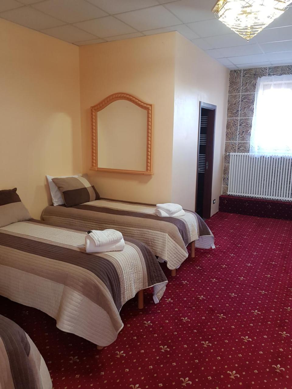 Liberty Junior Apartment Fagaras Luaran gambar