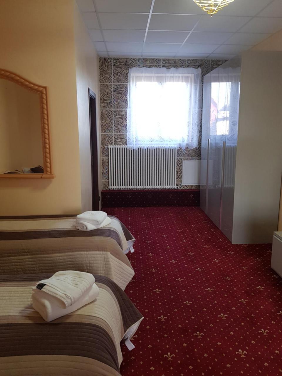Liberty Junior Apartment Fagaras Luaran gambar