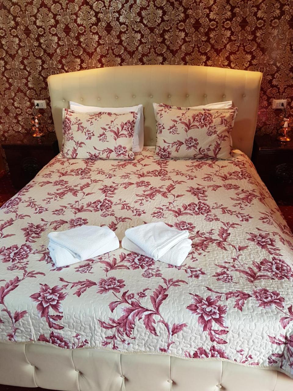 Liberty Junior Apartment Fagaras Luaran gambar